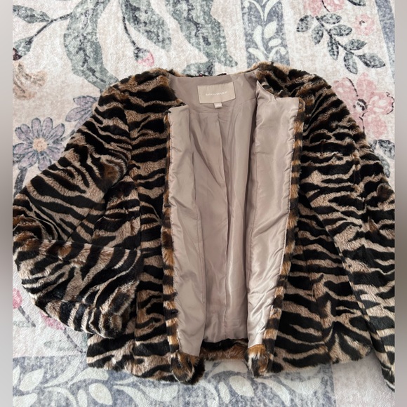 Banana Republic Jackets & Blazers - Banana Republic Cropped Zebra Print Lady Jacket